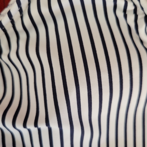 Roxy Beach Classics Athletic Bra Swimsuit Top - Picture 6 of 9